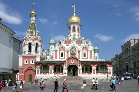 Храм около площади