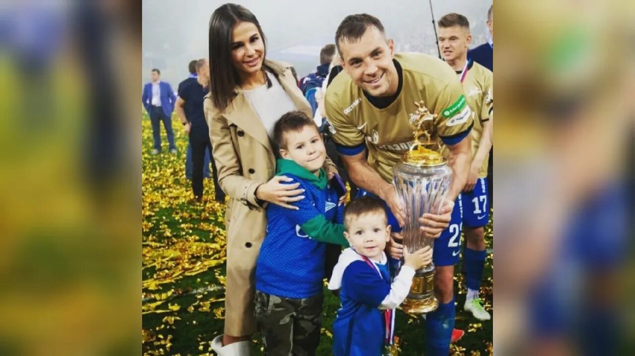 Дзюба родственники. Дзюба семья. Артём Дзюба жена. Жена Дзюбы. Кристина Дзюба.
