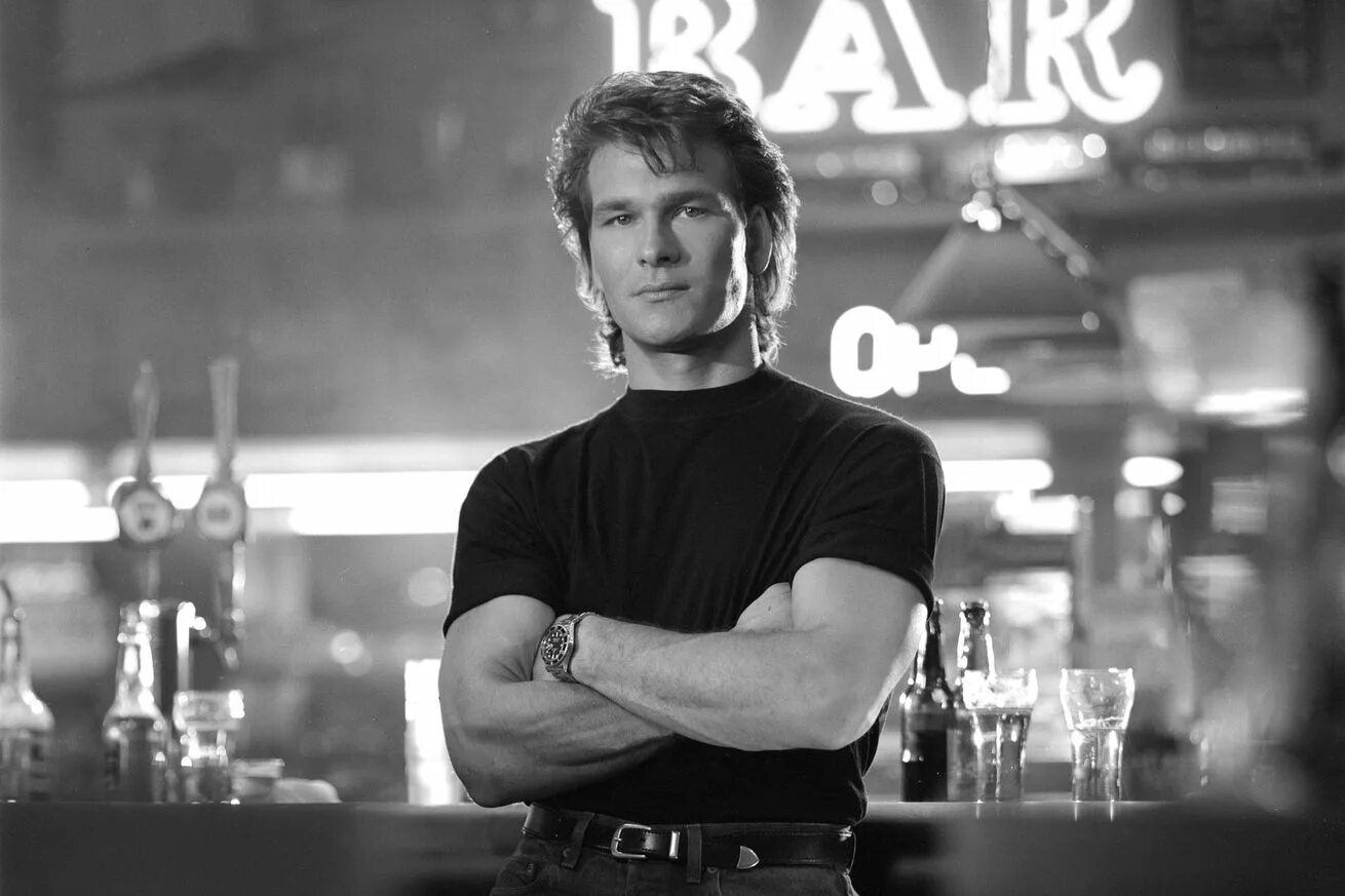 Patrick Swayze Road House. Road House Джейк Джилленхол. Джейк Джилленхол и Патрик Суэйзи. Patrick Swayze Roadhouse. Дом у дороги 2024 песни