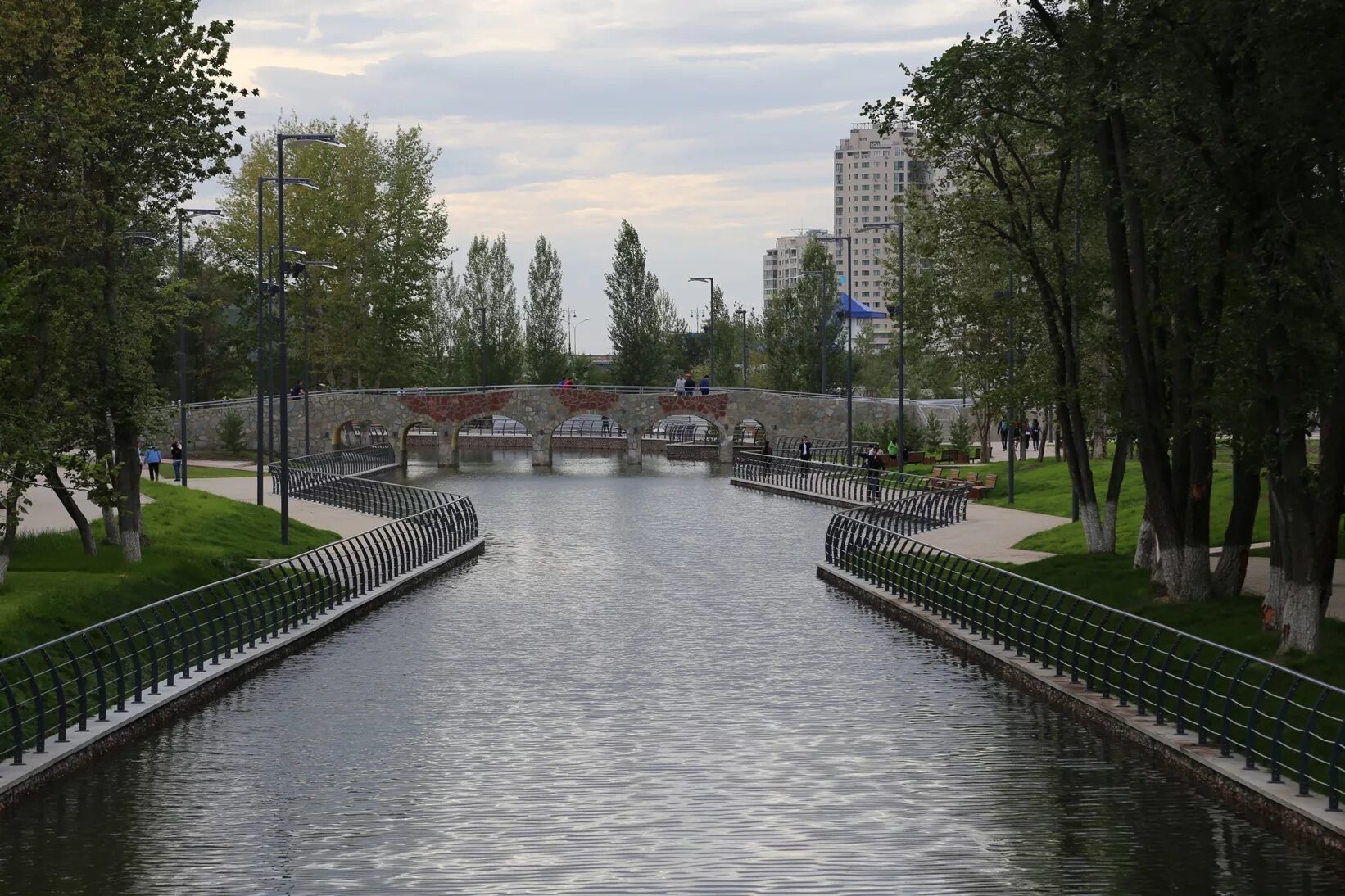 Озеро парк Октябрьский Красноярск. Астана парк. Park Lake. Астана озеро