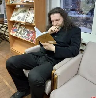 Писатель красной