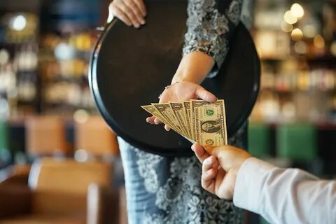 Безналичные чаевые для официантов