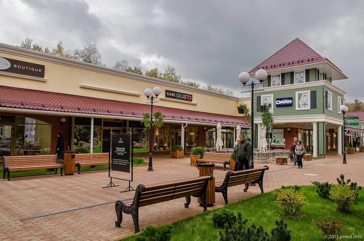 Одежда внуково аутлет. Внуково аутлет виладж. деревня аутлет внуково. outlet village внуково. внуково аутлет виладж официальный сайт.