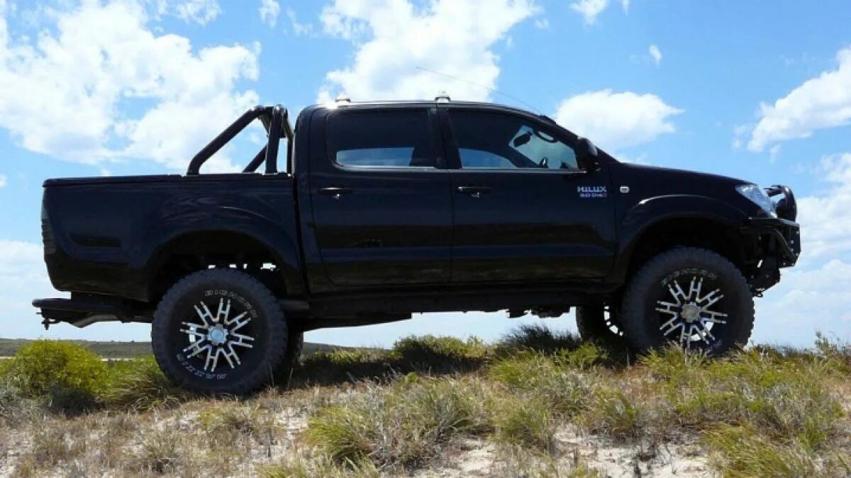 Диски на тойота хайлюкс. Лифт тойота хайлюкс. лифт тойота хайлюкс 2012. toyota hilux 1984. хайлюкс 2009 лифт.