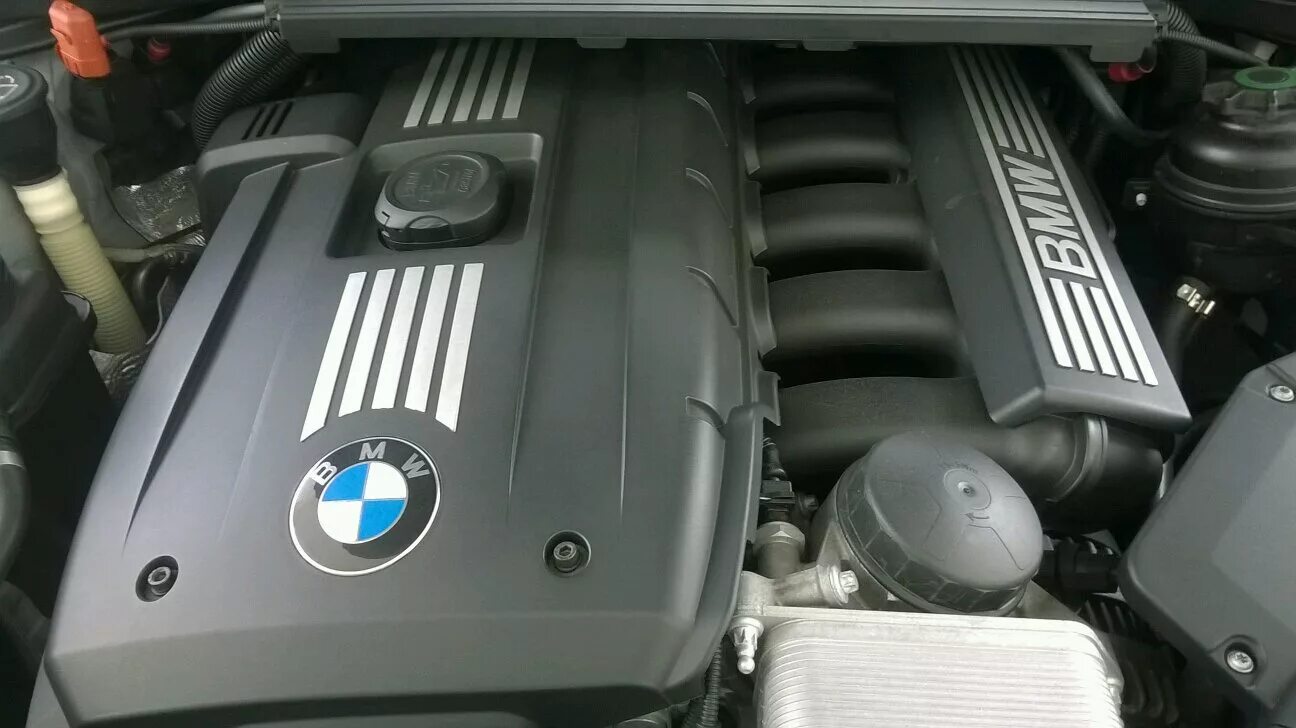 Бмв е60 n52b25. Мотор BMW e90 325. BMW e90 n52. Двигатель БМВ n52. BMW e90 2.5 n52 мотор.