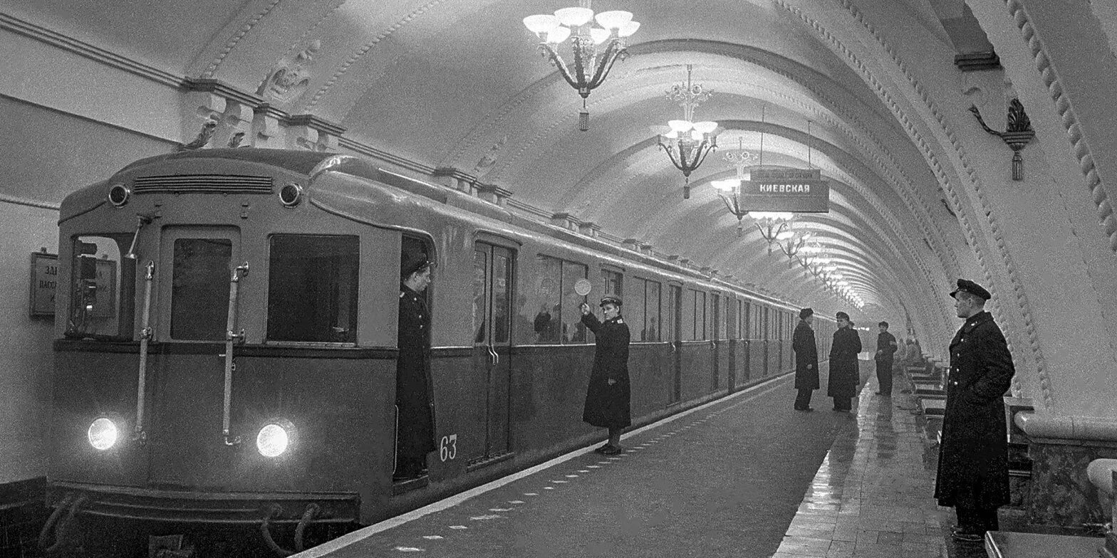 Первые метрополитены в россии. Вагон Московского метро 1970. Московский метрополитен 1935 станции. Вагоны Московского метро 1935 года. Московское метро 1953.