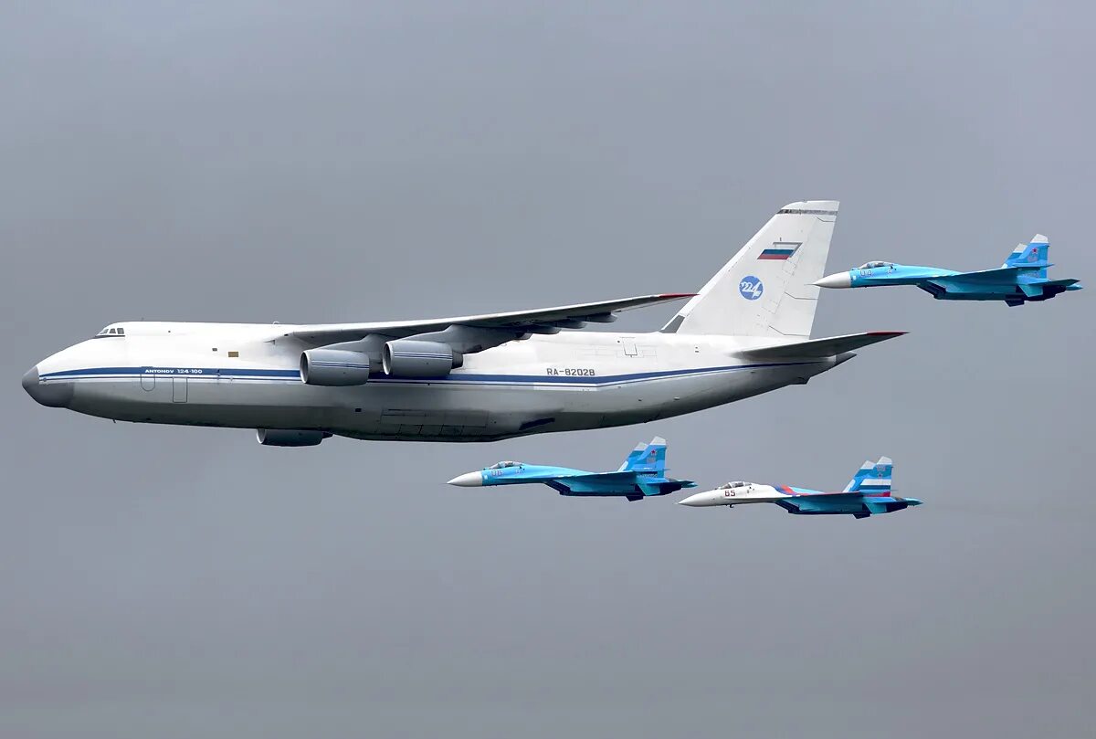 Астраханьгазсервис астрахань. Боевая 124. Ан-124-100 сеща. Ан 124 100. Ан 124 100.