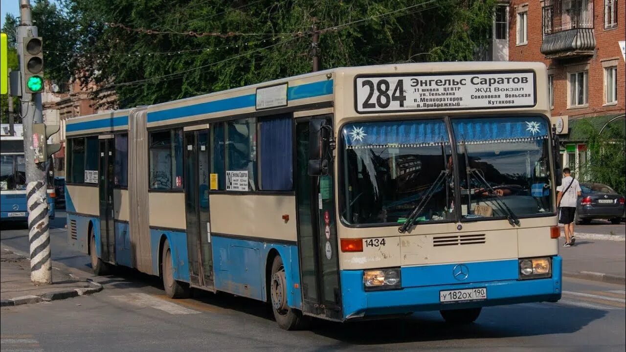 284 б энгельс. Мерседес 0305. Маршрут 284 Энгельс. Автобус Мерседес 5225. Автобус Мерседес городской.