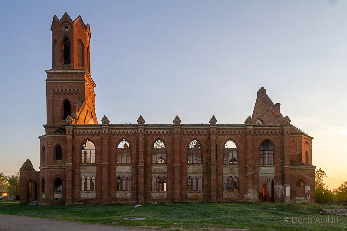 Село липовка лютеранская церковь. Липовка саратовской кирха. Липовка саратовской кирха. Липовка саратовской кирха. Липовка саратовская область кирха.