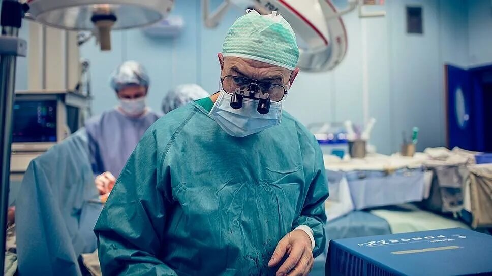 Хирурги из 90 поликлиники. Фмба бурназяна. Детская хирургия новокузнецк сеченова больница врачи хирурги. Барбараш первая операция. Бурназян клиника в москве.