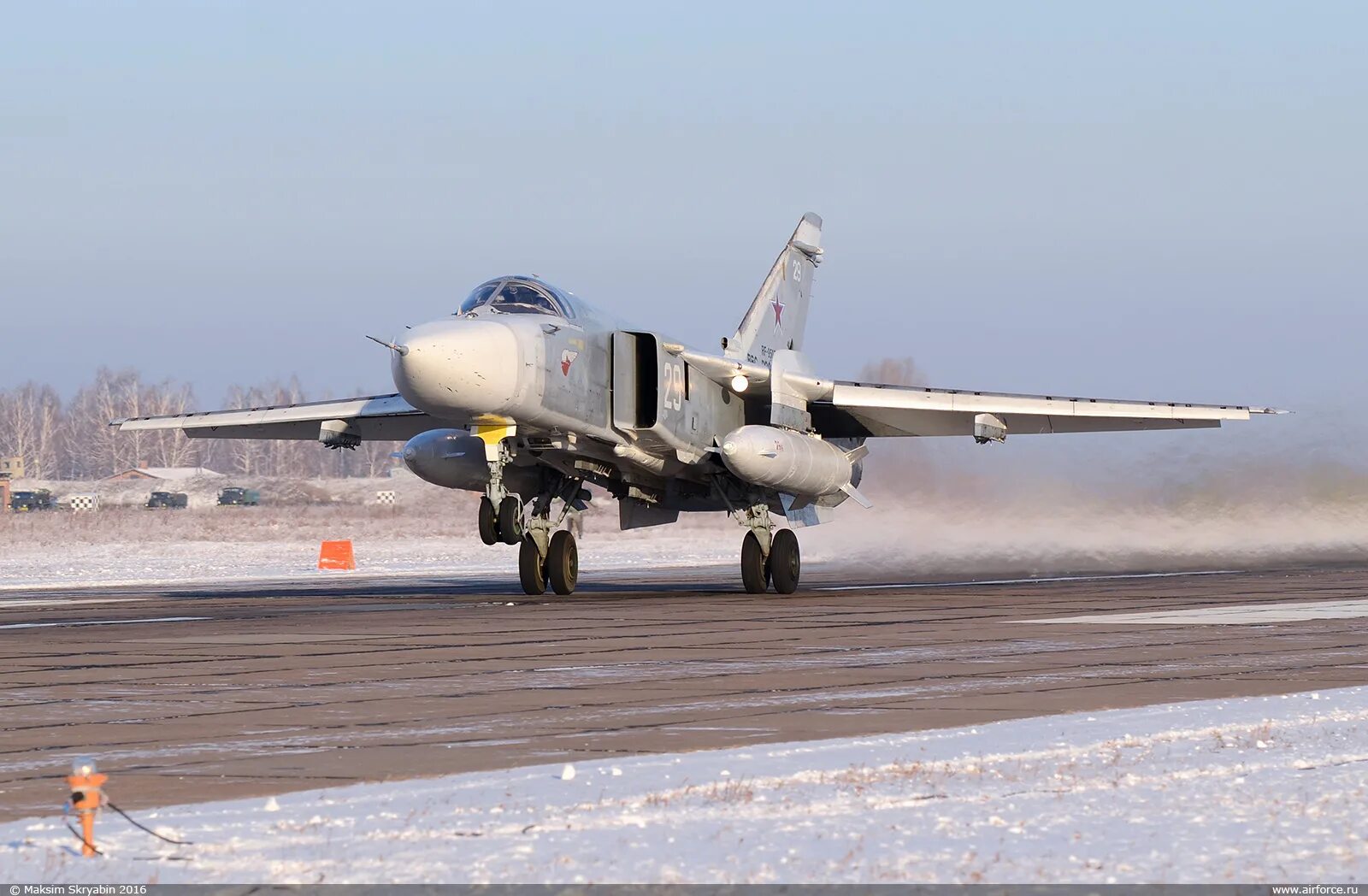 Sukhoi 24. 24 картинка. 24 м году. Су-24м 55 белый ма вмф. Полугусеничный руссо-балт кегресс.