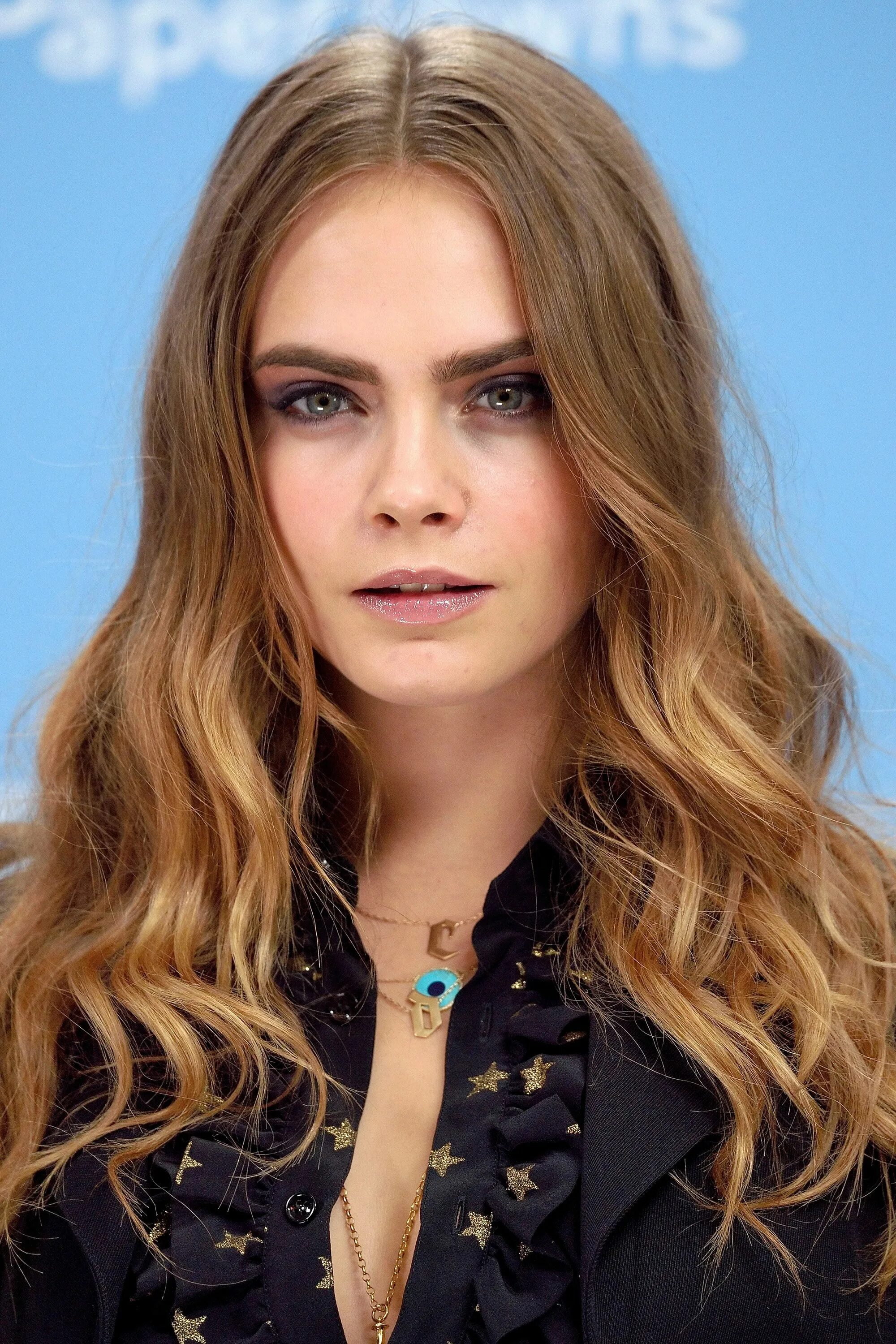 Кара делевинь ноги. Кара делевинь 2015. Кара делевинь cara delevingne. Кари модели. Красивое лицо.