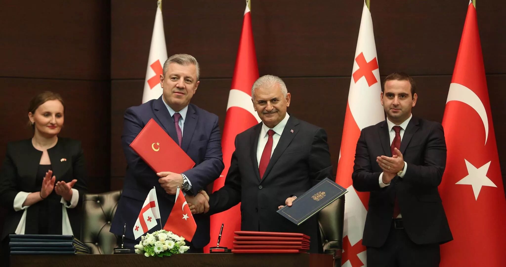 Турки в грузии. Грузия турция. Азербайджан грузия турция. Флаг грузии азербайджана турции казахстана. Азербайджан грузия турция.