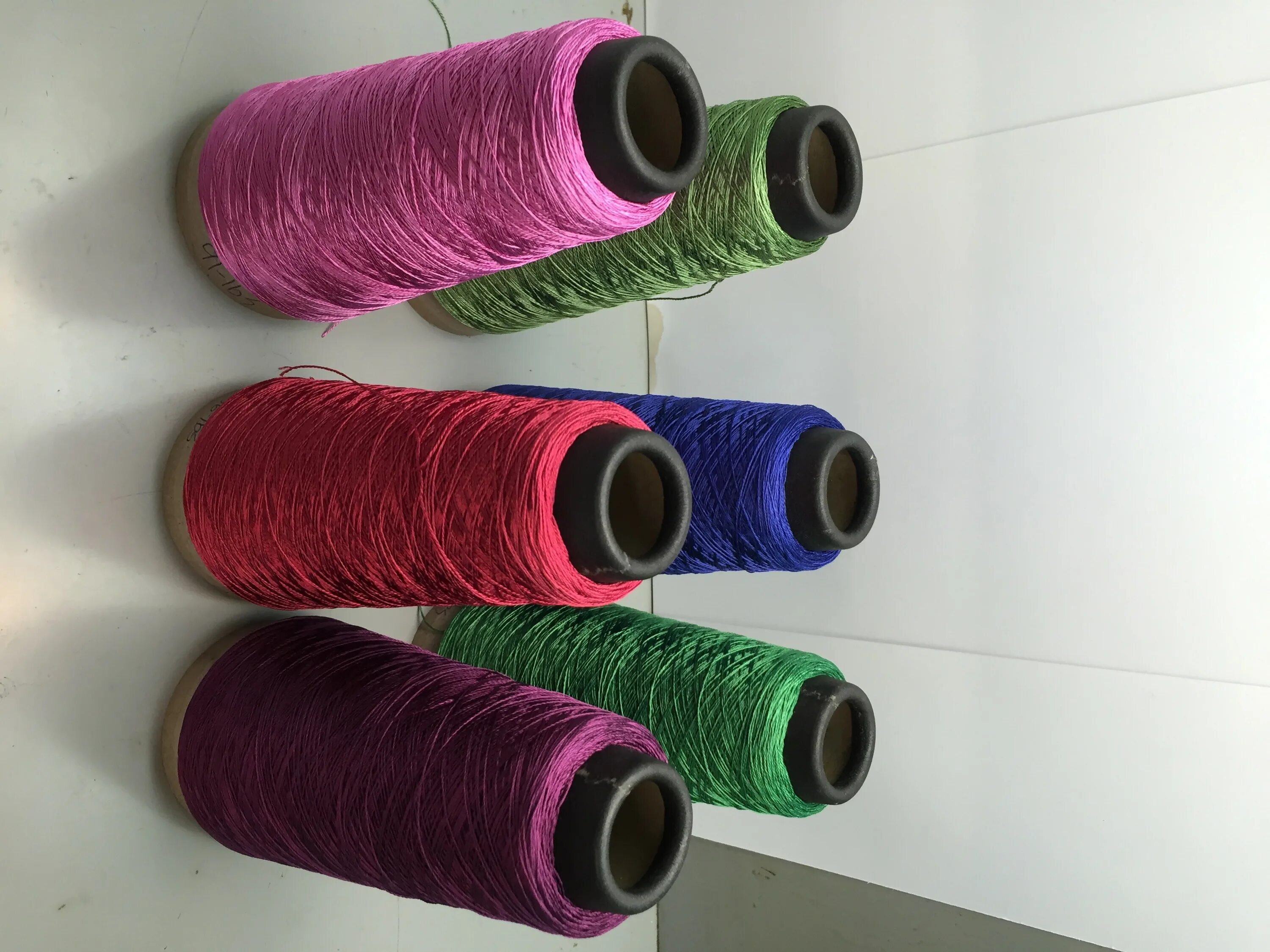 Проект пряжа. Wool thread. Yarn Types. Ice Yarns «Amigurumi Chenille» (250 м/50 г) в бобинах от производителя. Neoprene Yarn.