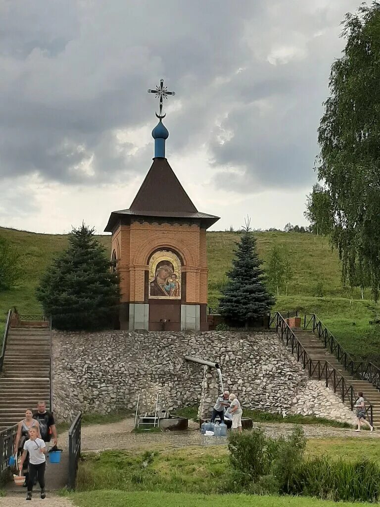 Родники тульской области. Святой источник в Осаново Тульская. Святой источник Казанской Божьей матери в Тульской области. Осаново Родник. Родник Осаново Тульская область.