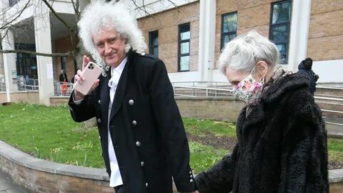 Brian May And Anita Dobson Wedding Photos : Eastenders Heartbreak Angie Star Ani