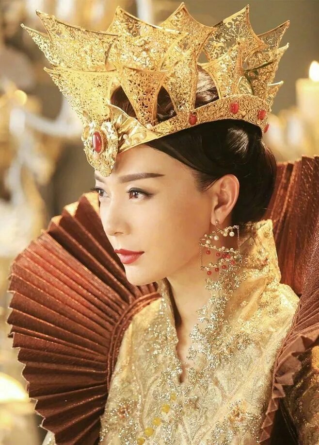 Китайские принцессы. Тиара Ханьфу. Древнекитайская корона Императрица. Китай принцесса Тайпин. Нефритовая корона Китай.