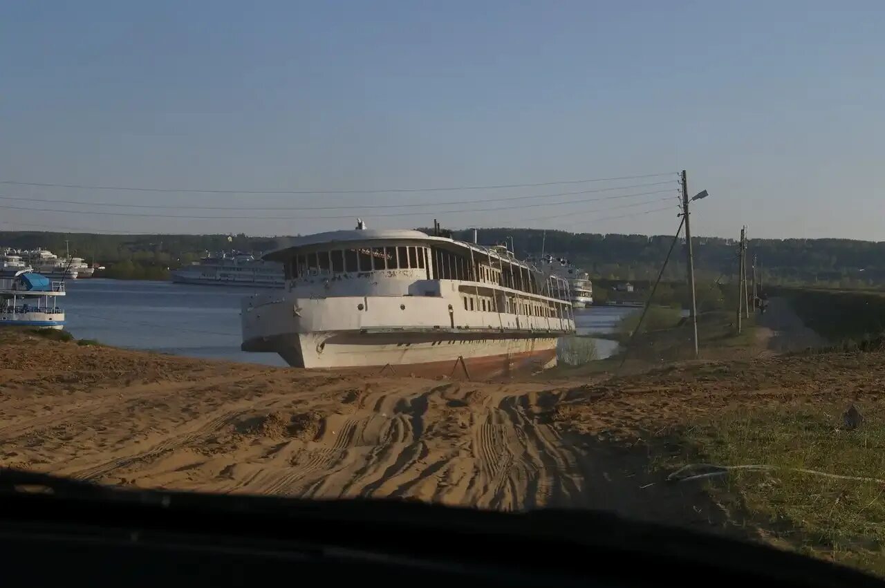 Затон памяти парижской коммуны. Посёлок память парижской коммуны нижегородская область. Нижний новгород память парижской коммуны. Затон памяти парижской коммуны нижний новгород. Затон память парижской коммуны кладбище кораблей.
