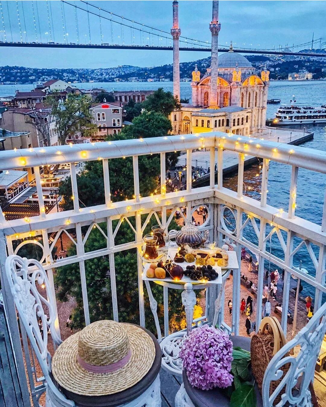 Террасы стамбула. Террасы Стамбул Ortakoy. Ресторан панорама Стамбул. Самые красивые балконы в Стамбуле. Стеклянная площадка в Стамбуле.