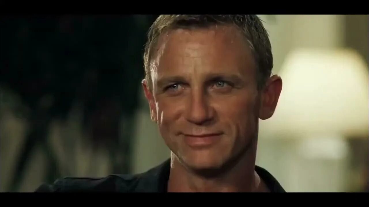 Дэниел крейг 2006. James royale. James royale. Daniel craig с пистолетом. James royale.
