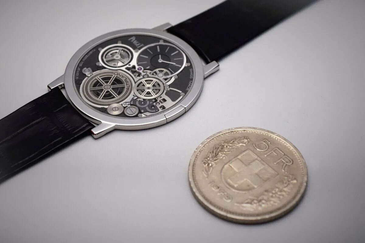 Часы стройные. Часы altiplano ultimate concept. piaget altiplano ultimate concept. piaget часы тонкие. часы piaget altiplano p10165.