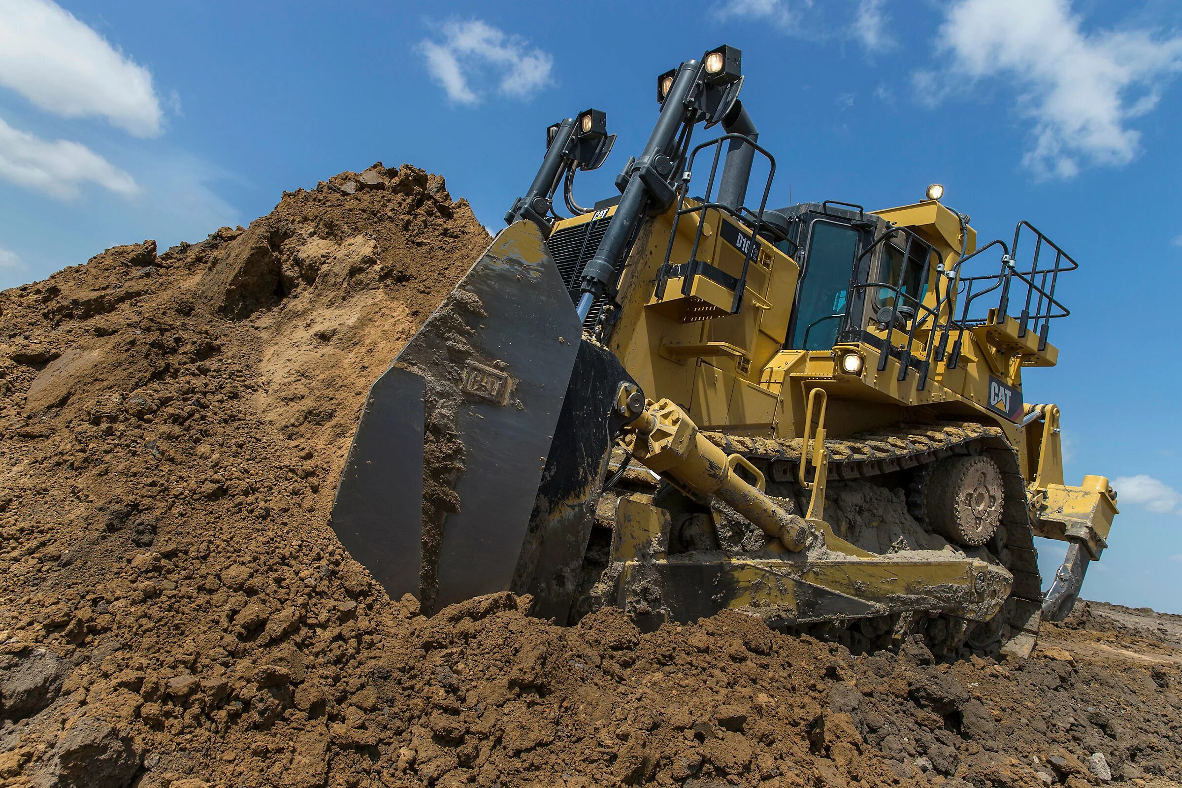 Бульдозер Cat d10t2. Caterpillar d10t2. Бульдозер Caterpillar d10. Бульдозер Катерпиллер д-10.