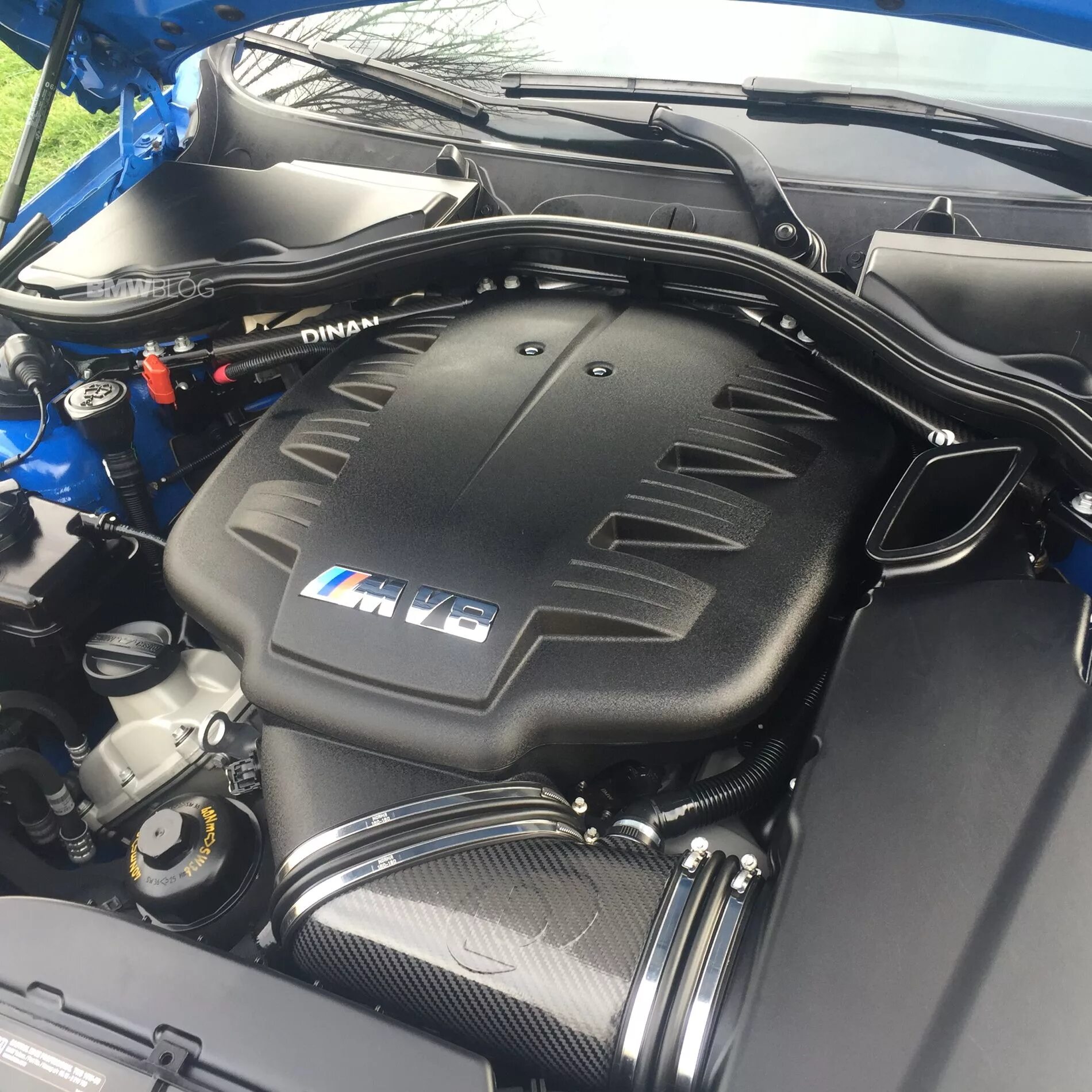 Bmw e92 двигатели. Бмв е92 мотор. Bmw e92 подкапотка. Двигатель bmw 335i. 2011 bmw 335i motor.