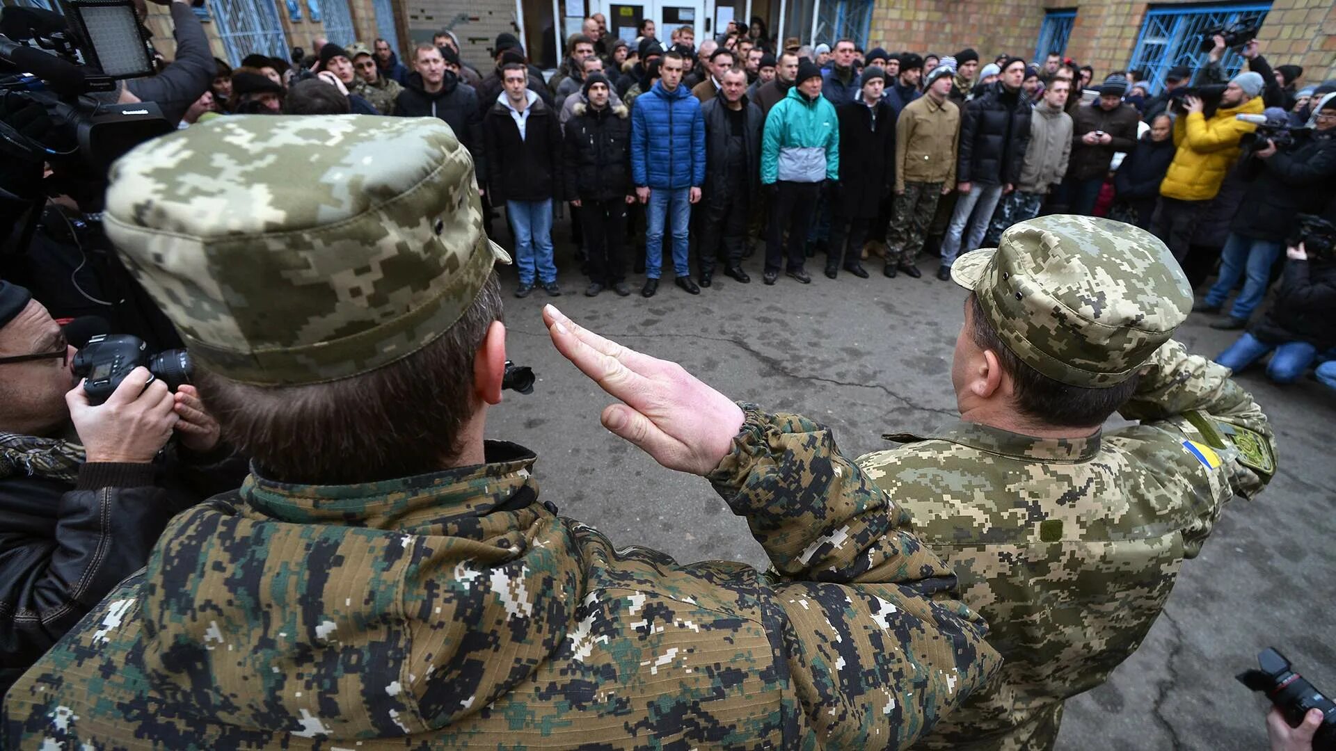 Действия на украине в контакте. Мобилизация на Украине. Украинские призывники. Украина армия мобилизаци. Военкомат Украина.