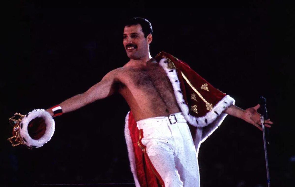 слушать фредди меркьюри подряд. солист группы квин фредди меркури. меркьюри 1991. меркьюри 1980. фредди меркьюри и группа queen.