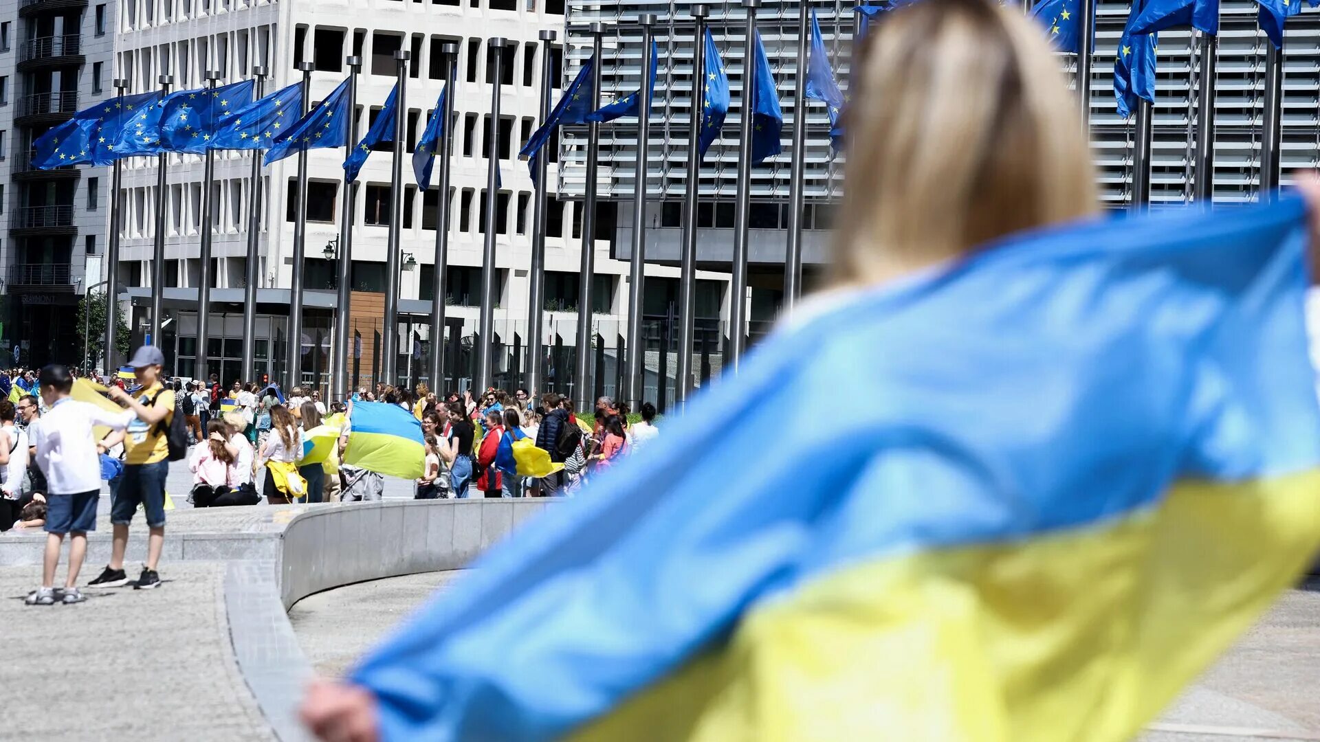 Кандидатство Украины в Евросоюз. Украина и Европейский Союз. Еврокомиссия Украина. Киев флаг Украины.