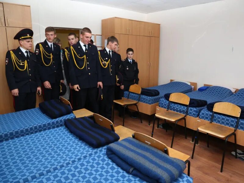 Кадетская казарма. Кадетский корпус первомайский тульской. Тверское суворовское военное училище казарма. Кадетская казарма. Кадеты в казарме.