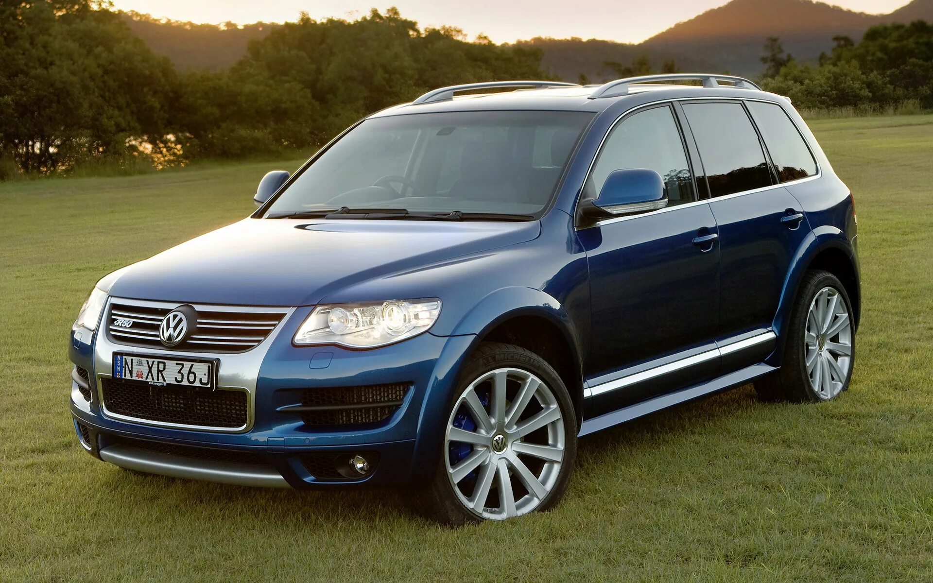 Машина volkswagen touareg. Volkswagen Touareg. Фольксваген Туарег в6. Фольксваген Туарег 2. Туарег r50.