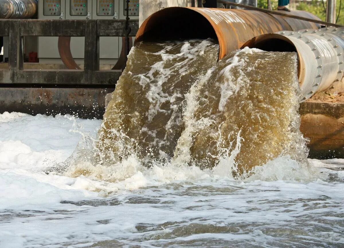 Отходы сливаемые в реки. Астрводоканал Астрахань. Сточные воды. Загрязнение воды. Производственные сточные воды.