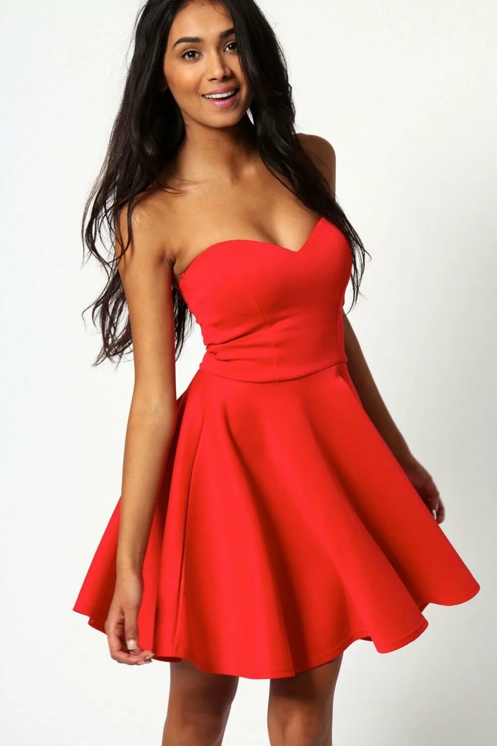 Как называется платье с юбкой. Boohoo Red Skater Dress. Красное платье. Красивое красное платье. Красное короткое платье.