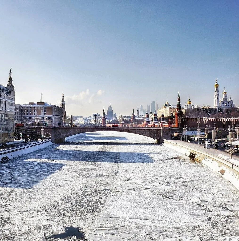 Март мск. Москва в марте. зимнее утро в москве. москва утро зима. утренняя москва зимой.