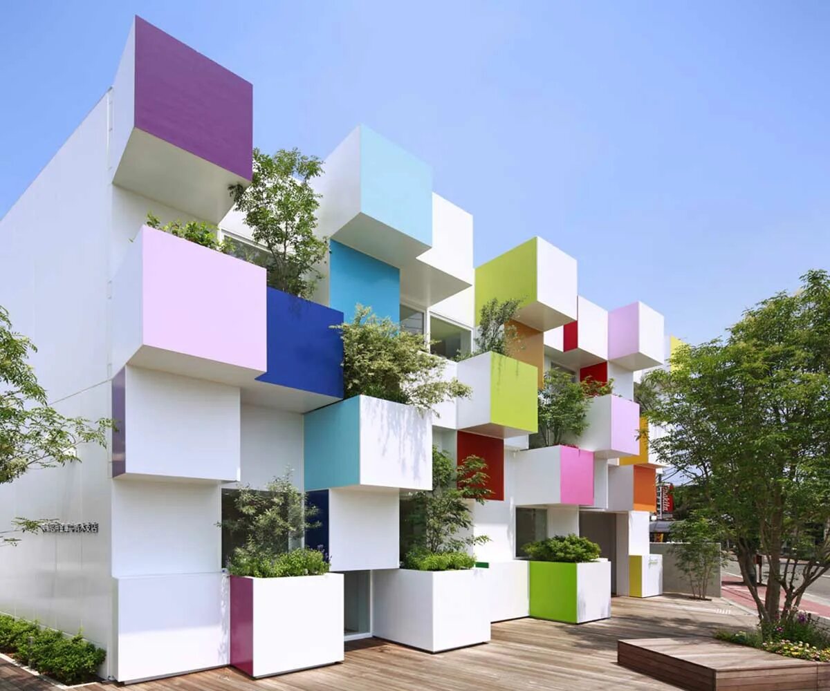 Филиалы банка Sugamo Shinkin Bank в Токио. Sugamo Shinkin Bank, Токио, Япония. Фасад жилого здания в Мехико Kiral». Проект Эммануэль Мур, французского архитектора, для Sugamo Shinkin Bank.