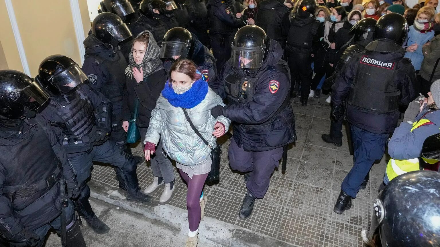 Протесты в Украине. Протесты в России. Задержание протестующих. Акции протеста.