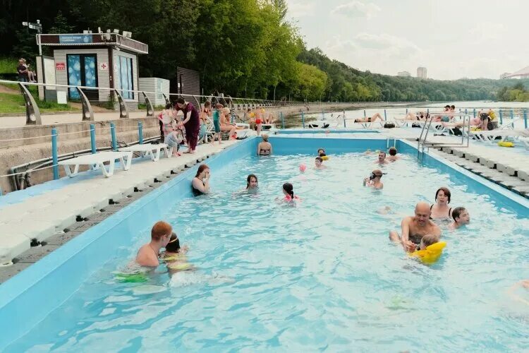 Бассейн 15 метров в длину. Понтонный бассейн парк фили. бассейн 15 метров. открытый бассейн понтонный на воде. понтонный бассейн может ли он обогреваться.