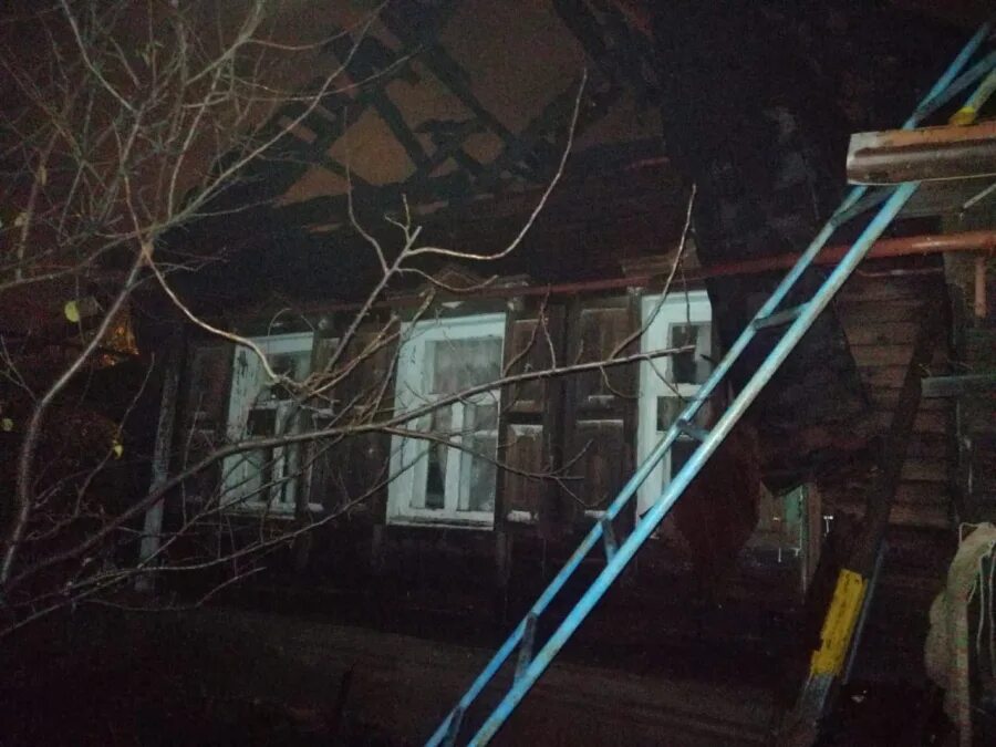 Что было сегодня ночью в энгельсе. Пожар на свердлова. пожар в энгельсе сегодня ночью. пожар в энгельсе. около 30 школы пожар в городе энгельс.