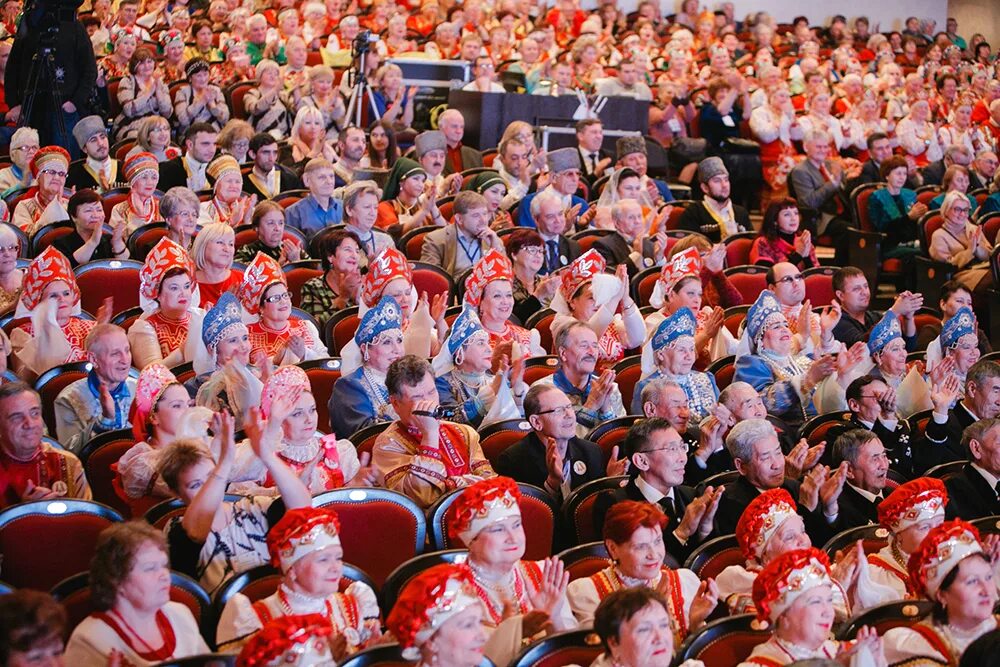 Хор пенсионеров. Хор пенсионеров фото. Хоровое пение пенсионеры. Пение в Хоре пенсионеры. Россия 2 конкурсы