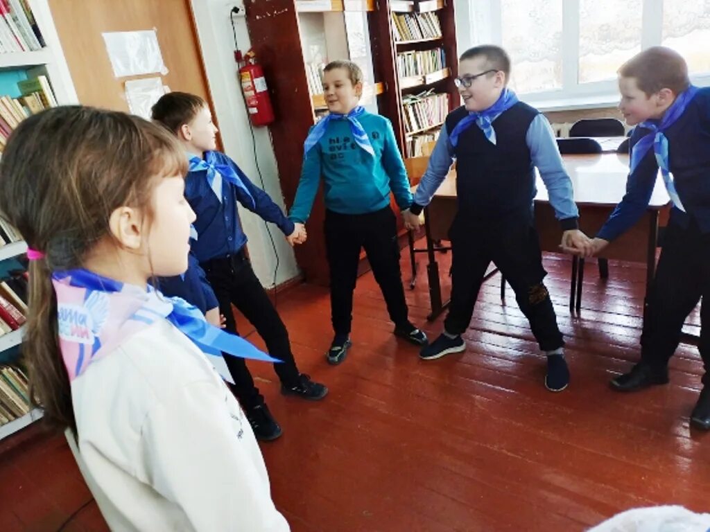 Орлята россии подарки. Орлята россии треки. Трек орленок спортсмен. Портрет волонтера. Орлята россии эрудит.