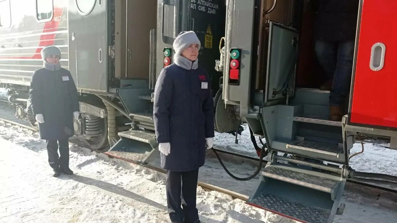 Алтайская славгород поезд. Поезд барнаул славгород. пригородный поезд барнаул славгород. электричка барнаул славгород. поезд степной экспресс барнаул славгород.
