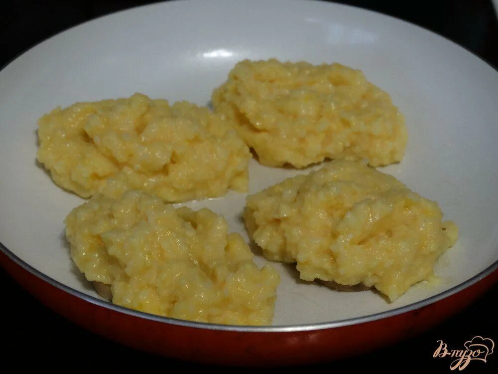 Оладьи из детской кукурузной каши. Что испечь из кукурузной каши. Хатык из кукурузной муки. Оладьи из кукурузной каши. Оладушки с кукурузой кашей.