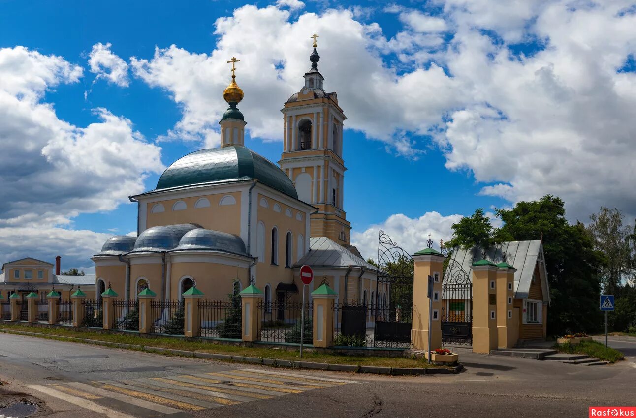храм троицы на репне. храм троицы на репне. мордовия иоанно богословский макаровский монастырь. город коломна церковь троицы на репне фото. храм пресвятой троицы коломна.