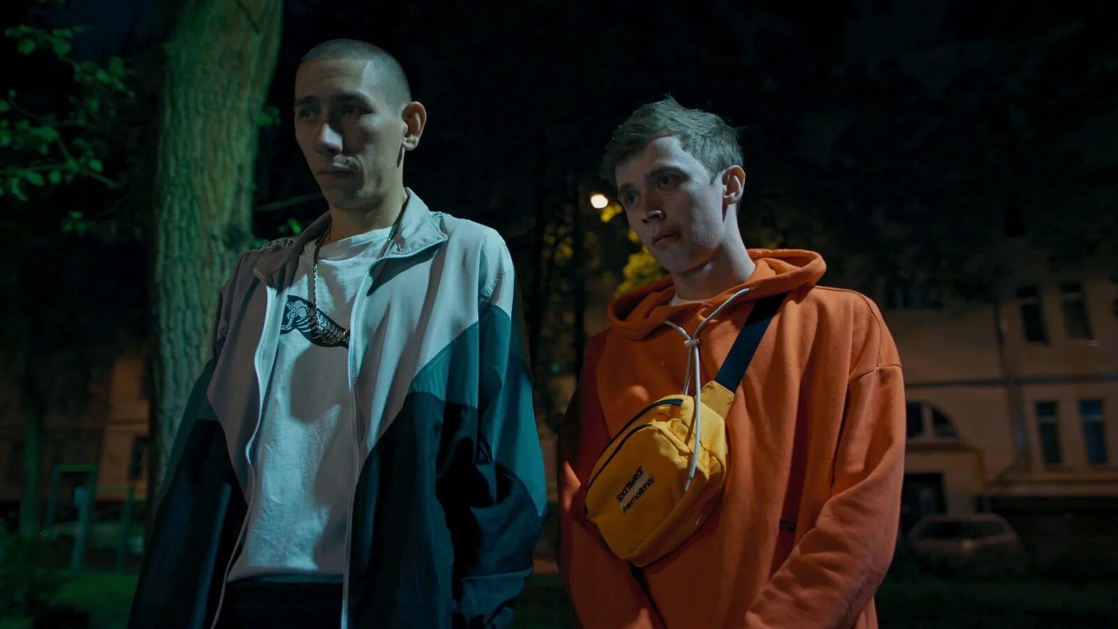 Дата выпуска трудных подростков. Фото подростка. Дата выпуска трудных подростков. Дата выпуска трудных подростков. Обложка трудных подростков.