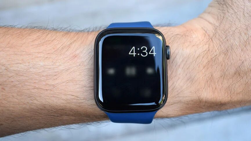 Always on display apple watch. Apple watch s5 44mm дисплей. Apple watch se always on display. Эппл вотч олвейс он. Apple watch se always on display.