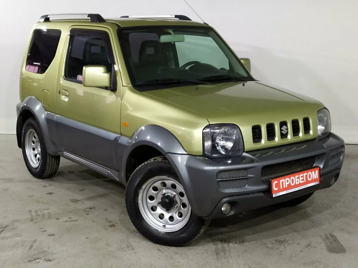 Сузуки джимни б у купить. Джип Сузуки Джимни. Suzuki Jimny 3. Маленький джип Сузуки Джимни. Сузуки Джимни трехдверный.