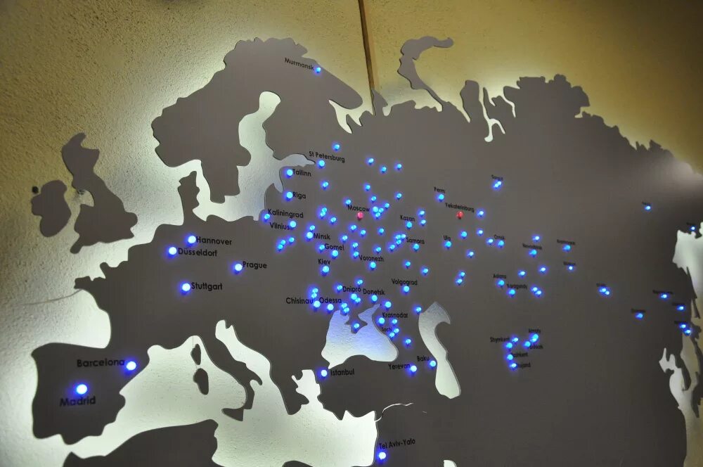 Географическая карта с подсветкой. Карта светящаяся на стену. Карта с подсветкой на стену.