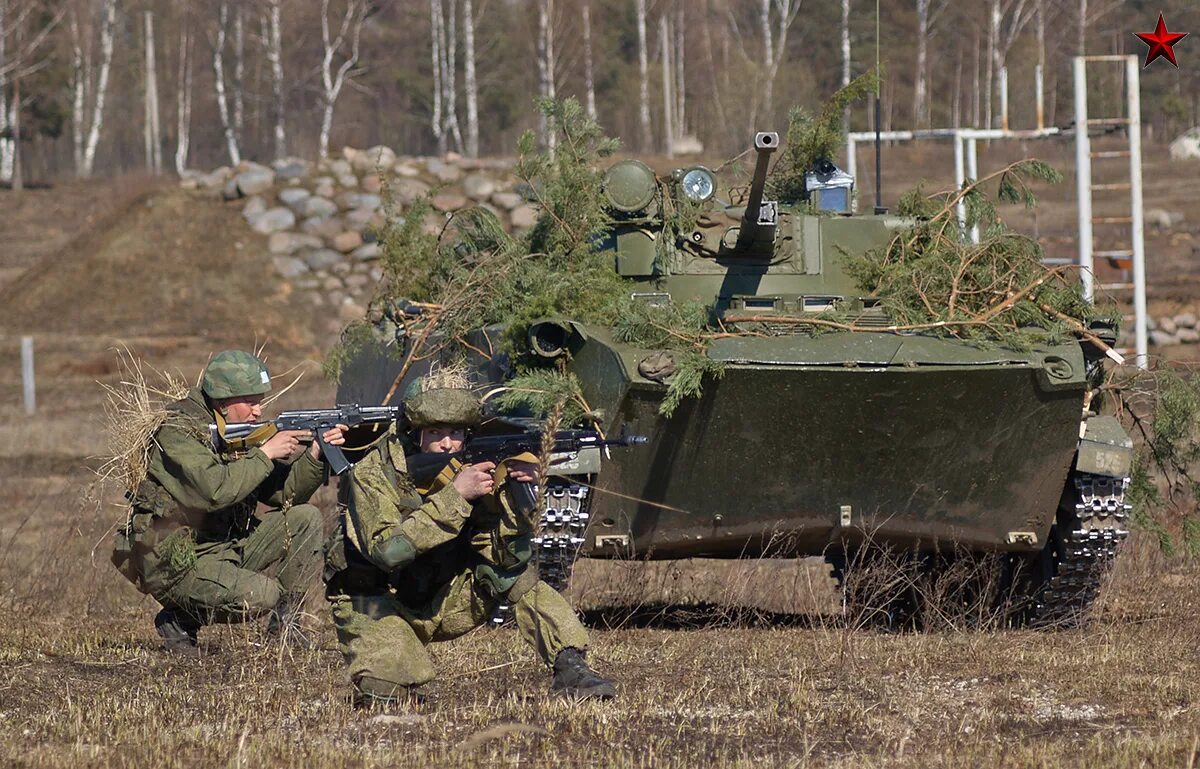 Военный ход. Учения ВДВ БМД. 76-Я десантно-штурмовая дивизия. 76 Часть ВДВ В Пскове. 76-Я Гвардейская десантно-штурмовая дивизия.