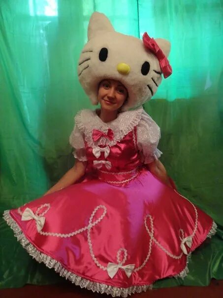 Аниматор hello kitty. Аниматор хелло китти. китти костюм аниматора. аниматоры в костюмах хеллоу китти. голова hello kitty для аниматора.